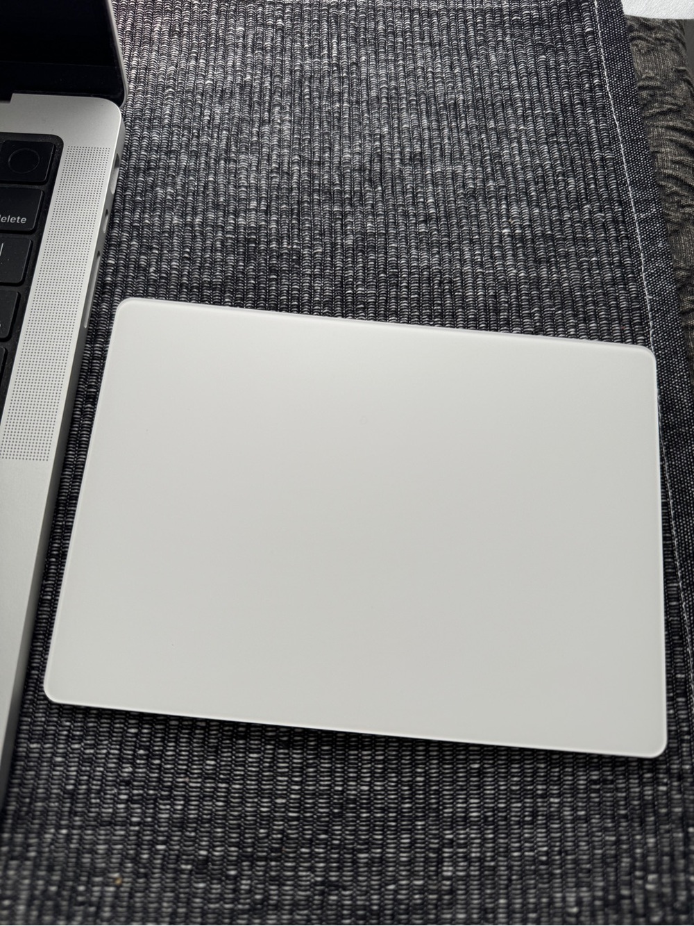 APPLE Magic Trackpad (White) – Bluetooth Multi-Touch Trackpad